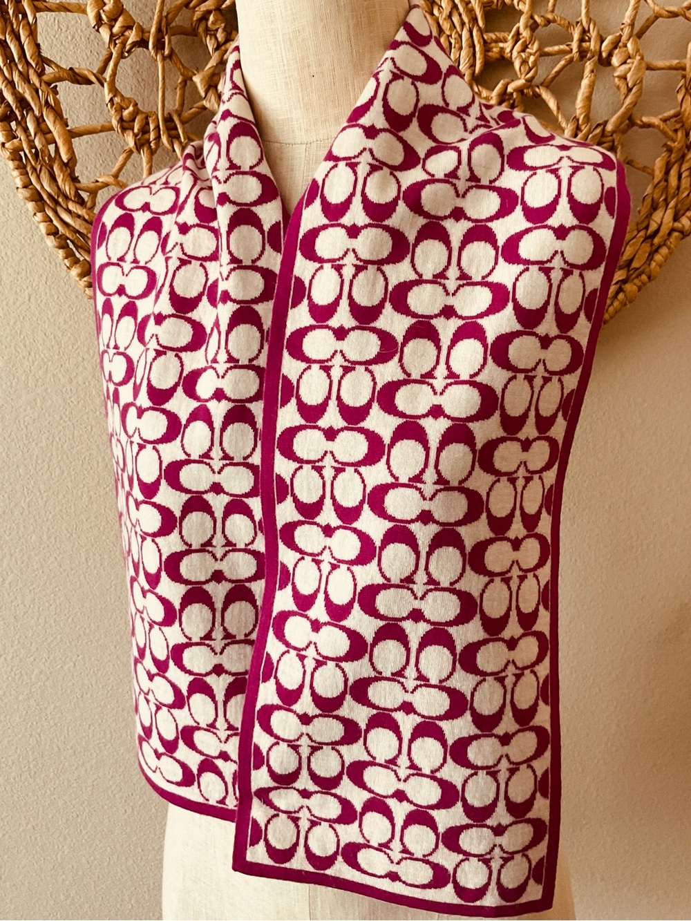 Coach Signature Logo Knit 100% Merino Wool Scarf in Purple and Cream. One size.